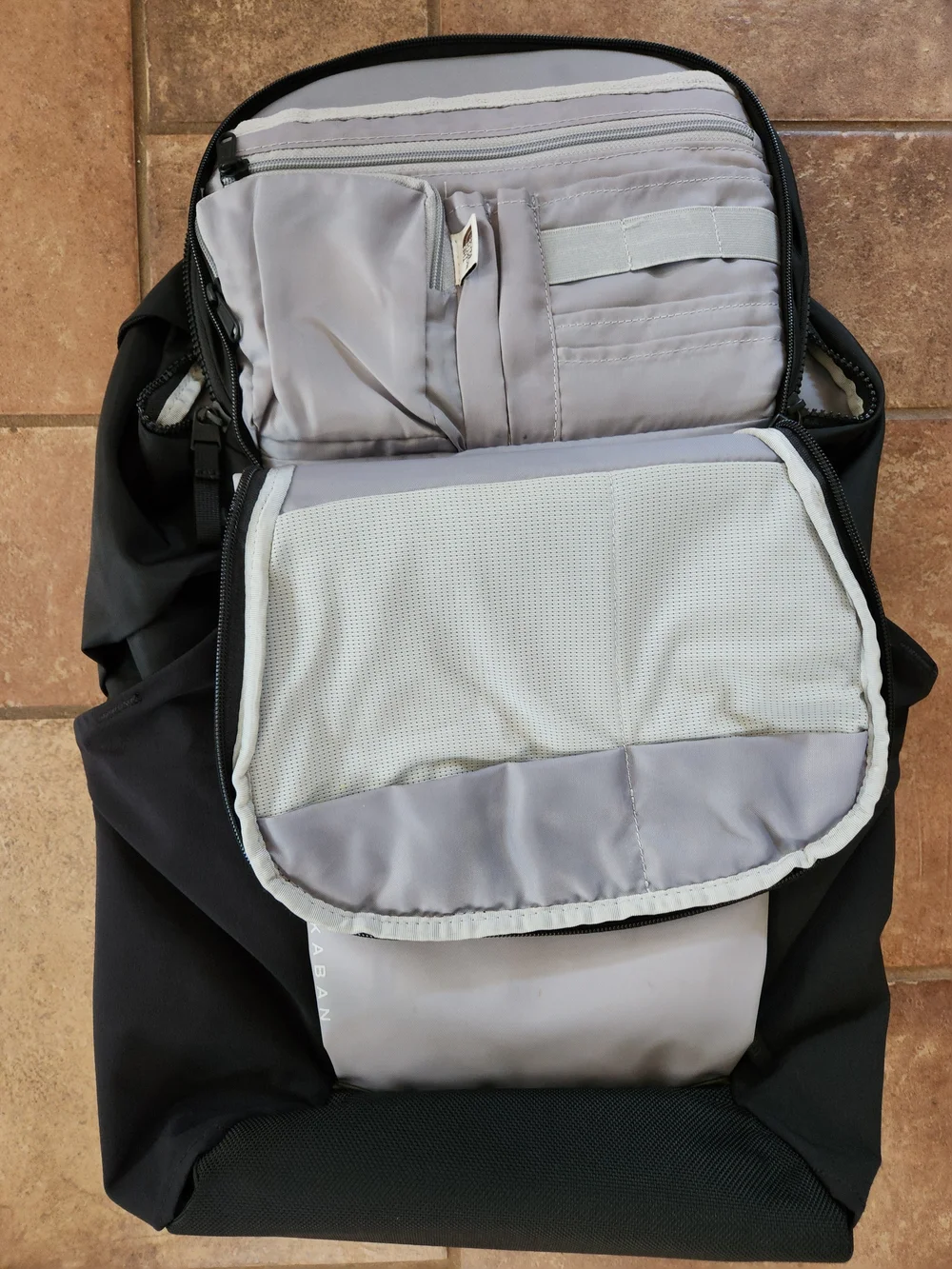The North Face Men's Grey & Black Kaban 2.0 Backpack